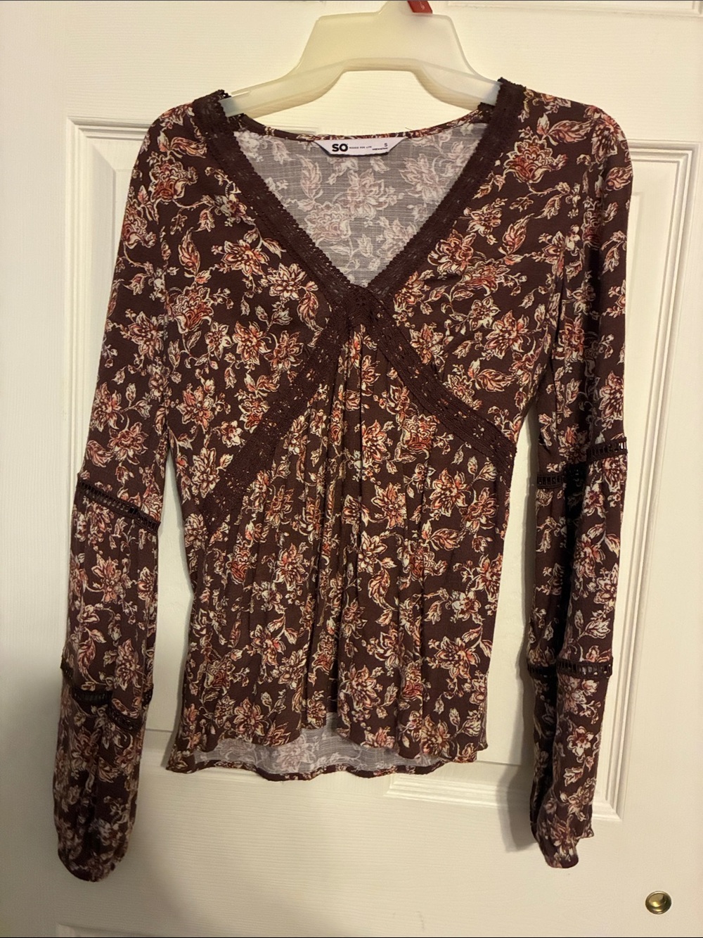 SO Brown Floral V-Neck Lace-Trim Long Sleeve Top